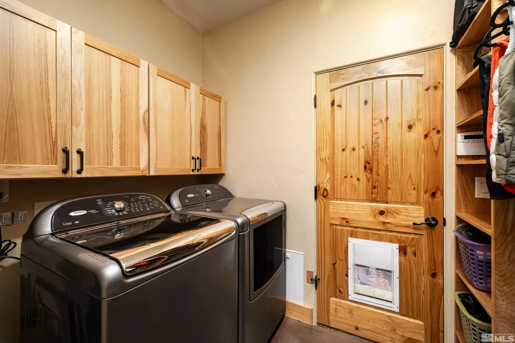 5745 Carl Reno NV 89511