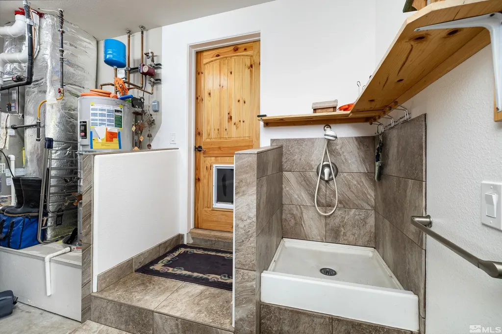 5745 Carl Reno NV 89511
