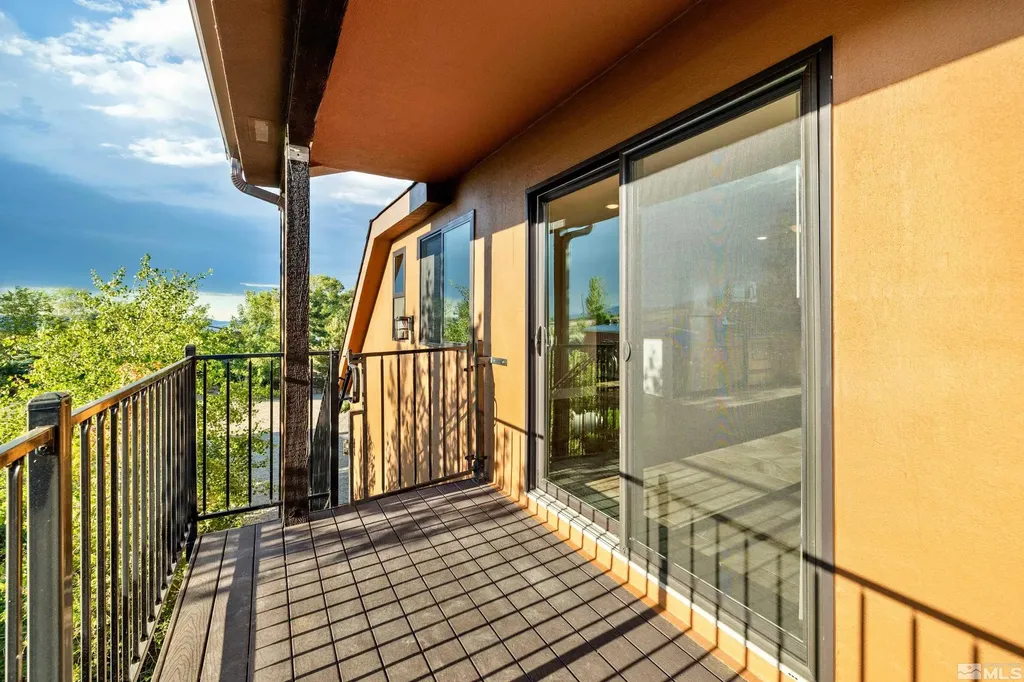5745 Carl Reno NV 89511