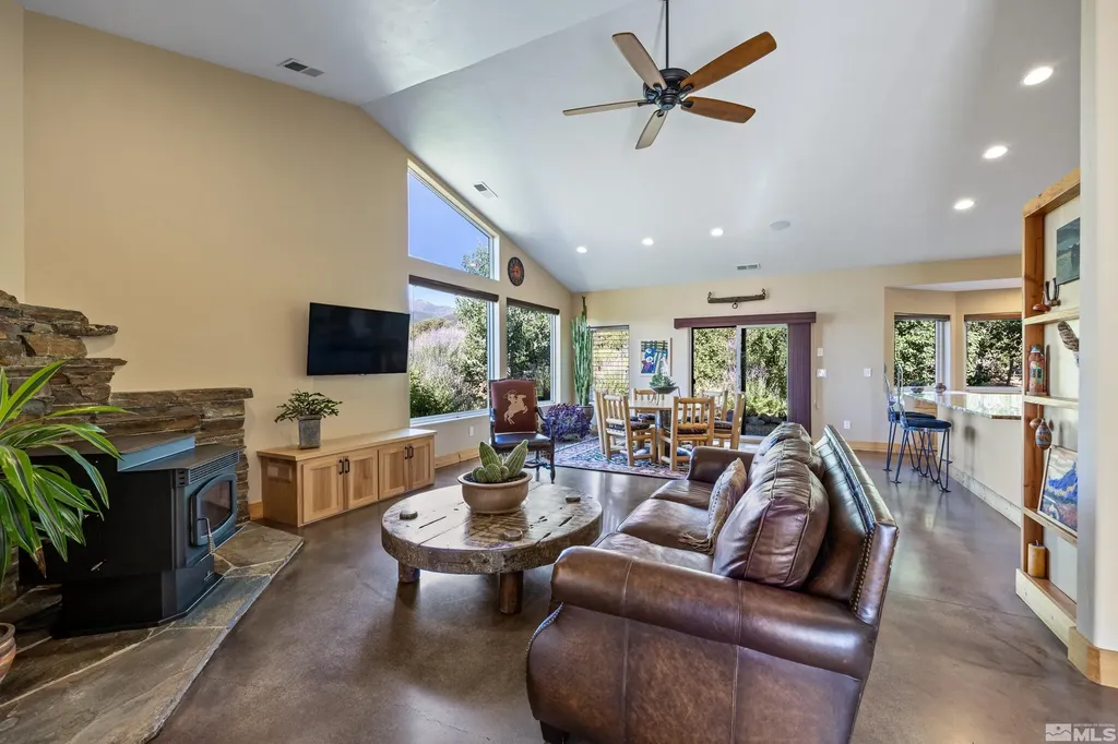 5745 Carl Reno NV 89511