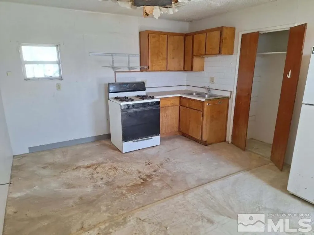 435 9th Lovelock NV 89419