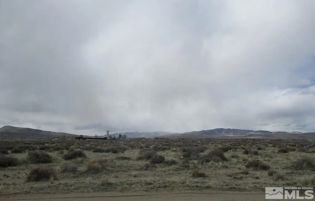 3280 Lemon Silver Springs NV 89429