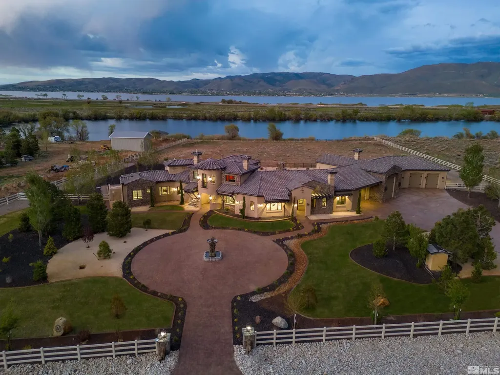 18250 Lake Washoe Valley NV 89704