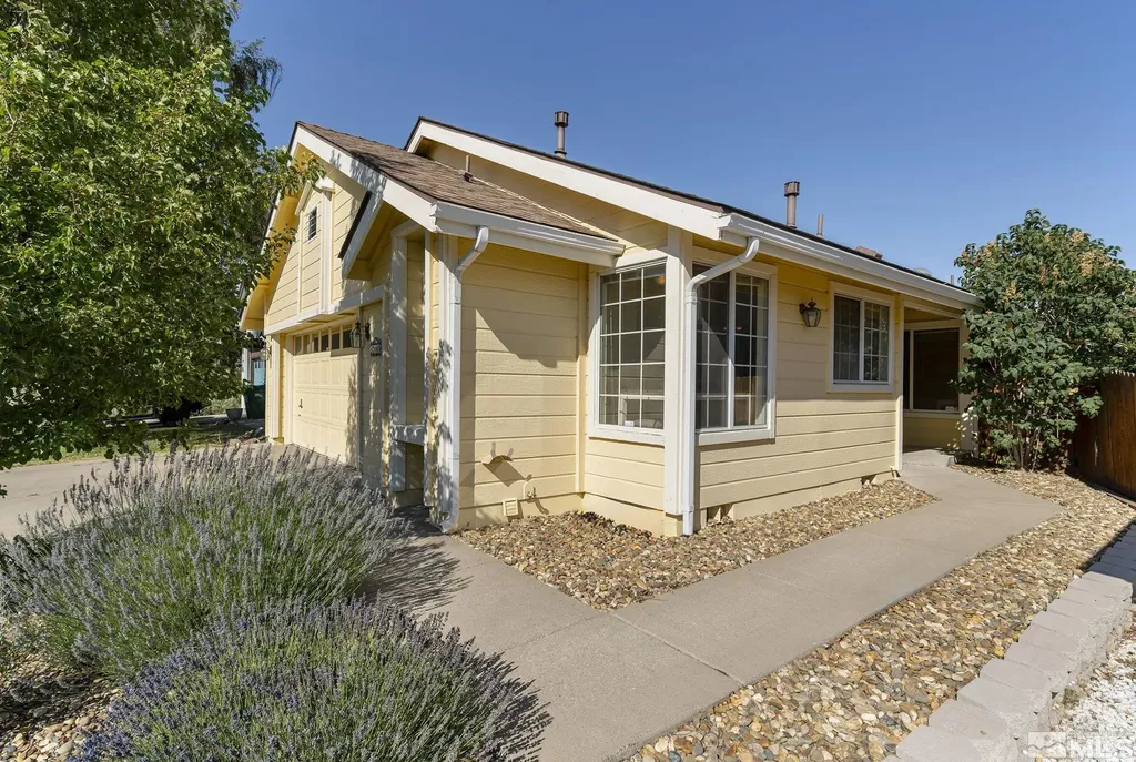 2442 Skyview Reno NV 89523