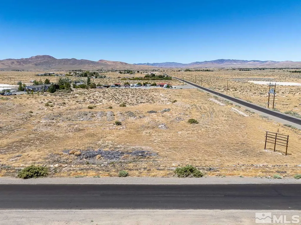 5025 Tamarack Silver Springs NV 89429