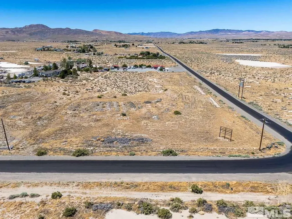 5025 Tamarack Silver Springs NV 89429