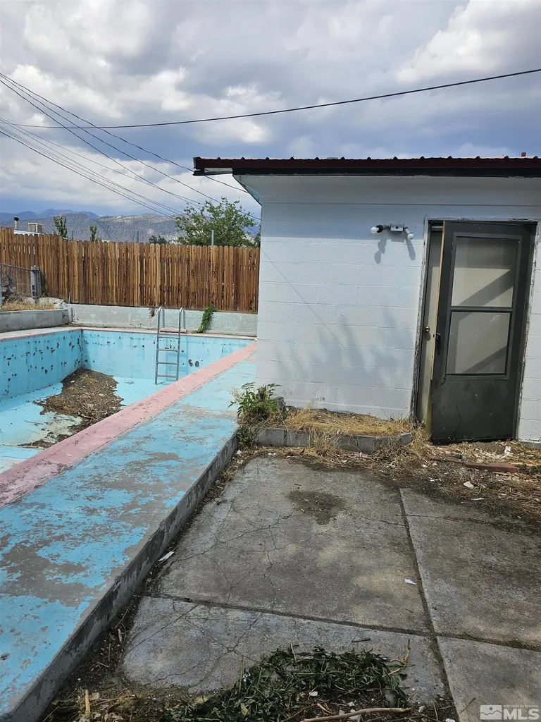 116 English Hawthorne NV 89415