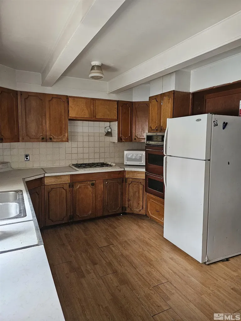 116 English Hawthorne NV 89415