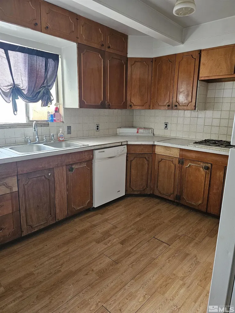 116 English Hawthorne NV 89415