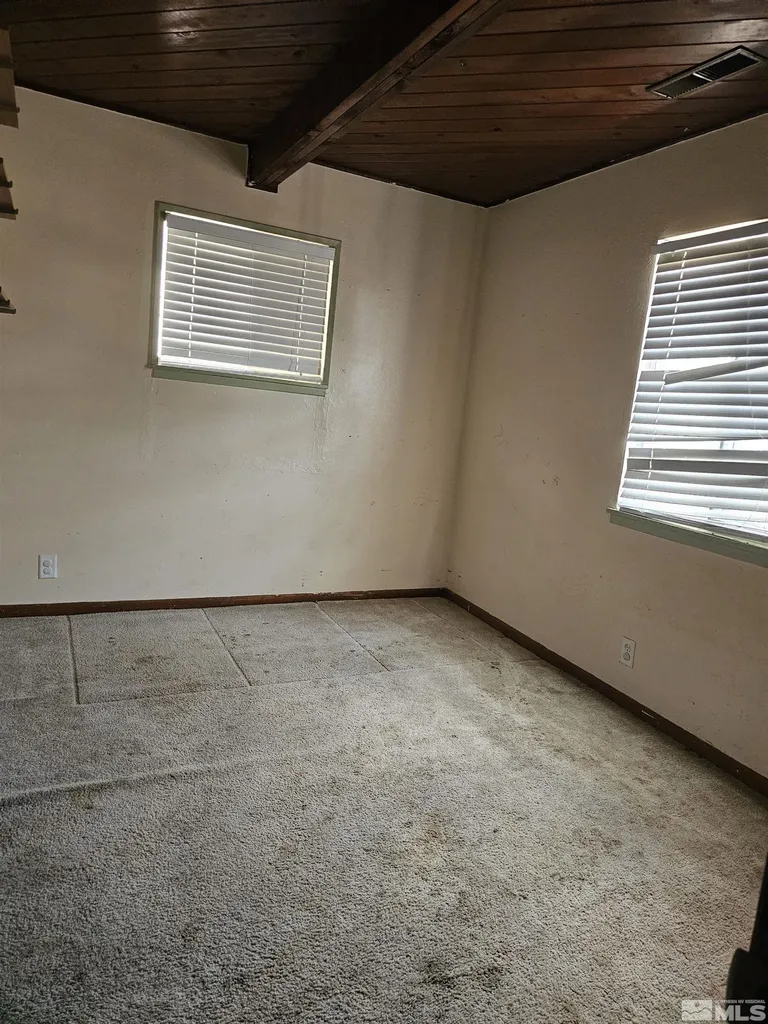 116 English Hawthorne NV 89415