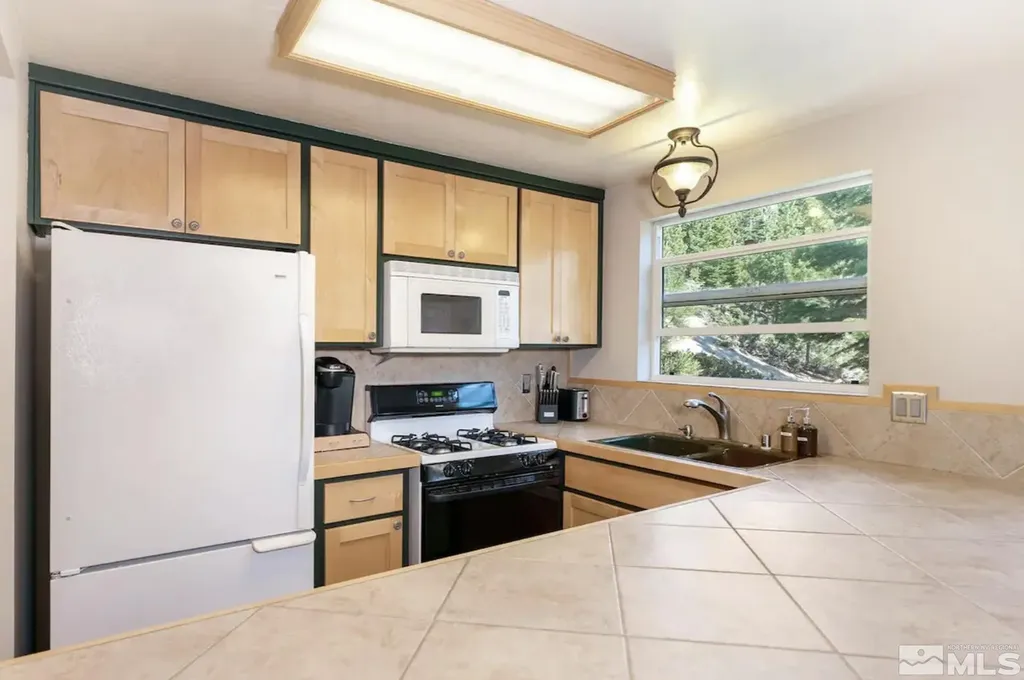 227 Benjamin Stateline NV 89449