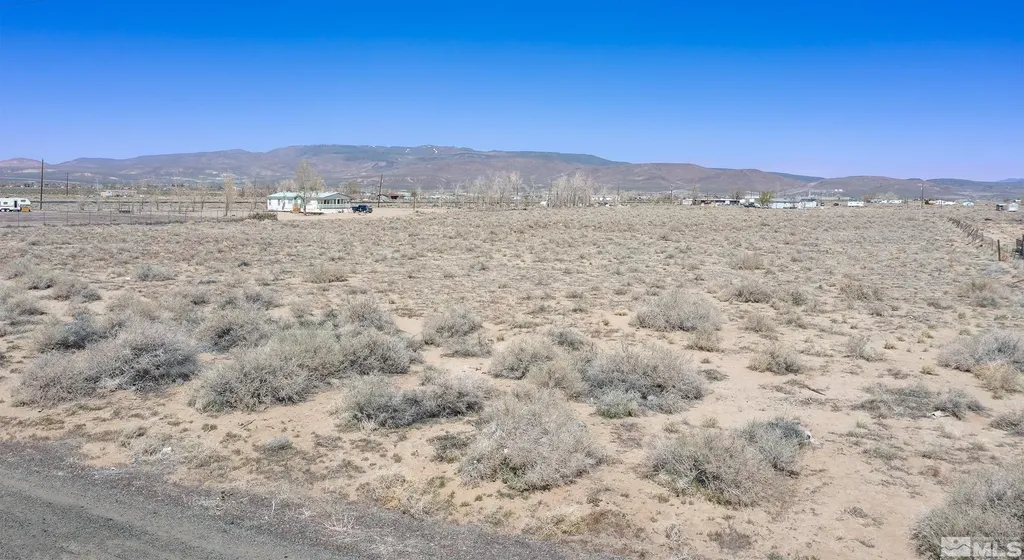 1720 Fir Silver Springs NV 89429