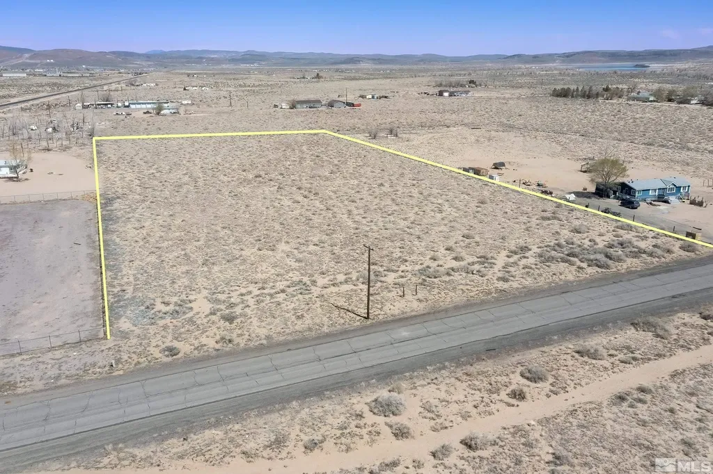 1720 Fir Silver Springs NV 89429