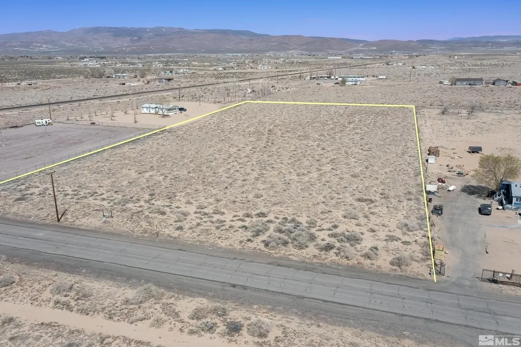 1720 Fir Silver Springs NV 89429