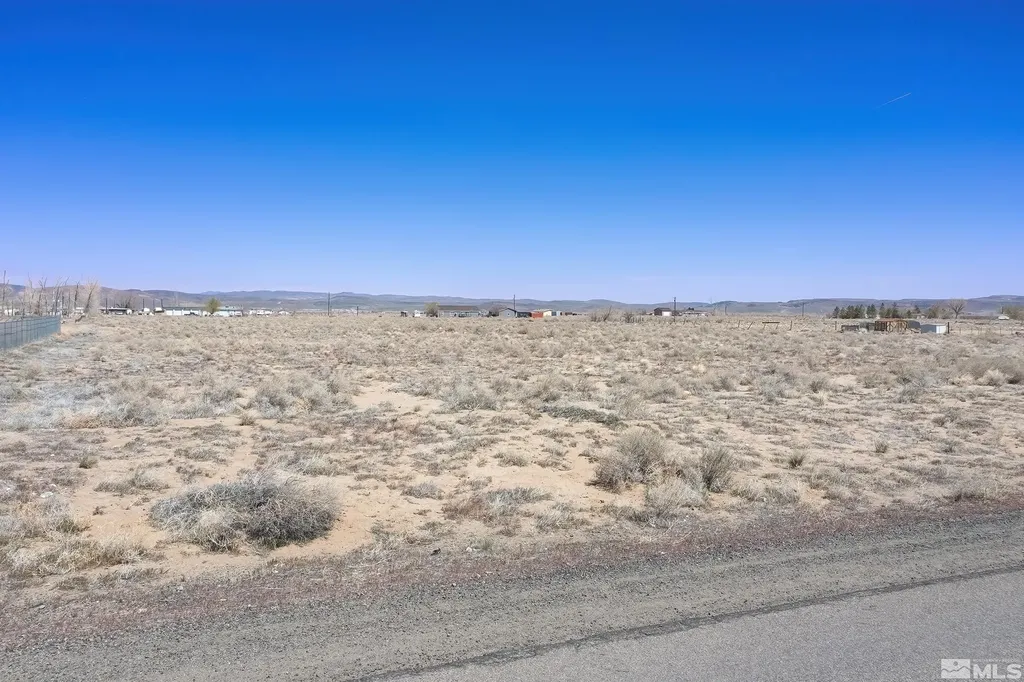 1720 Fir Silver Springs NV 89429