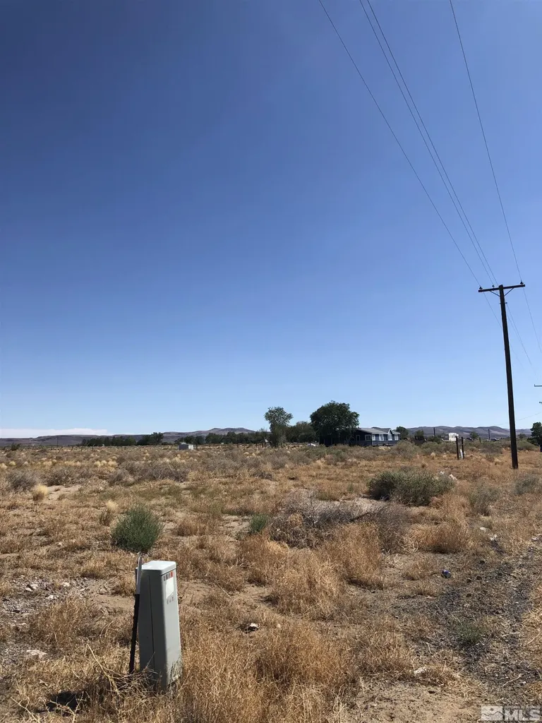 1720 Fir Silver Springs NV 89429