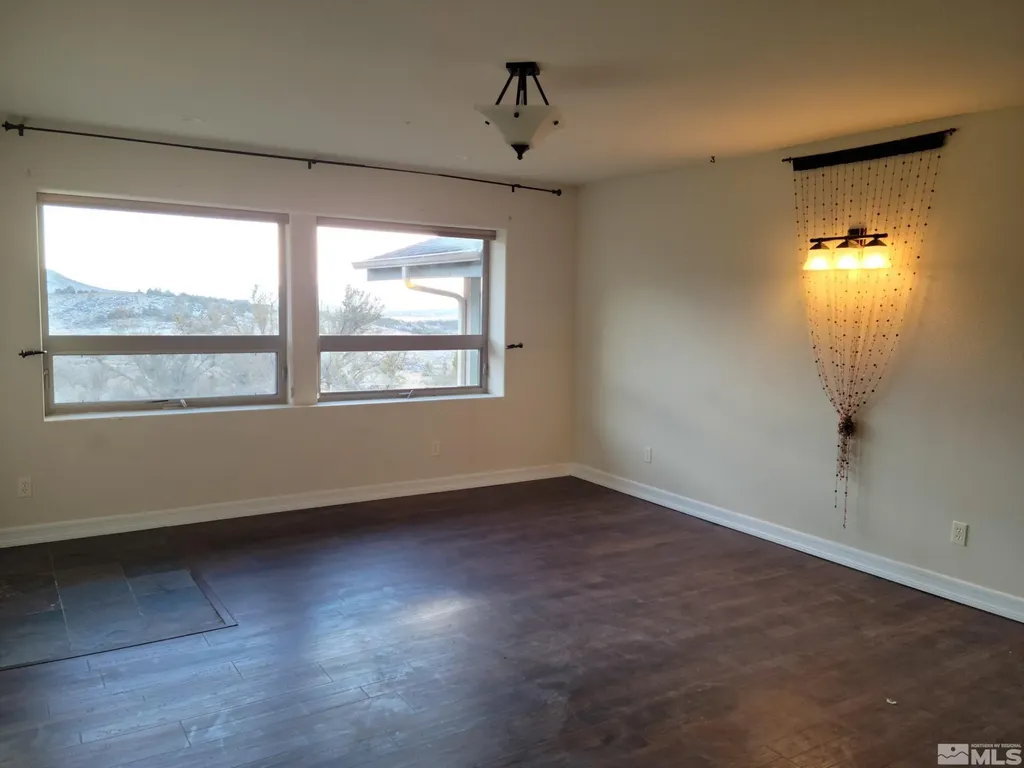 1297 Deerlodge Reno NV 89508