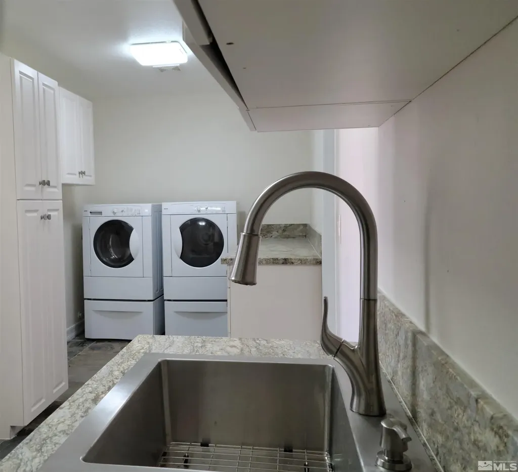 1297 Deerlodge Reno NV 89508