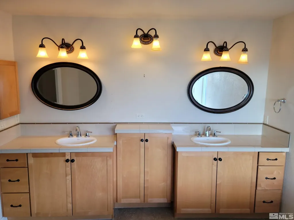 1297 Deerlodge Reno NV 89508