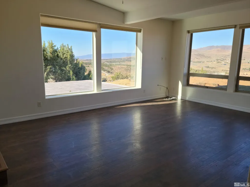 1297 Deerlodge Reno NV 89508