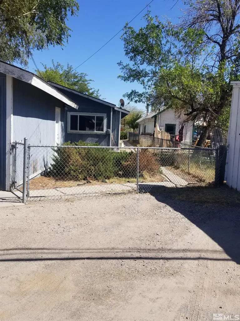 250 - 252 Taylor Fallon NV 89406