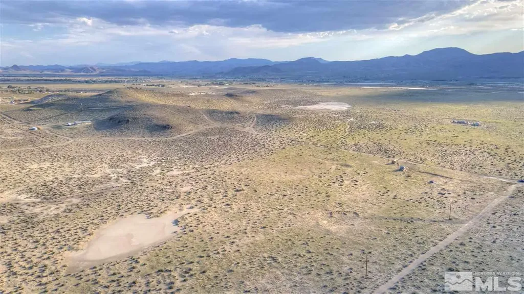 2605 Hope Silver Springs NV 89429