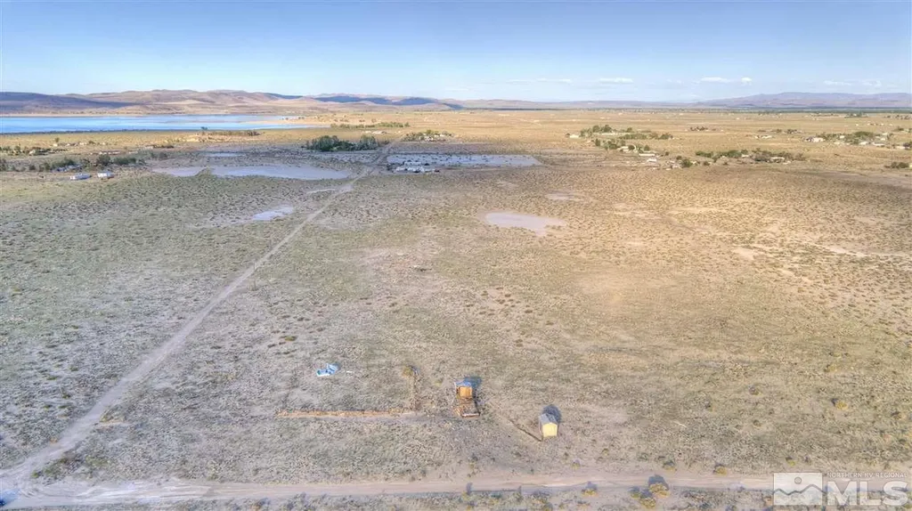 2605 Hope Silver Springs NV 89429