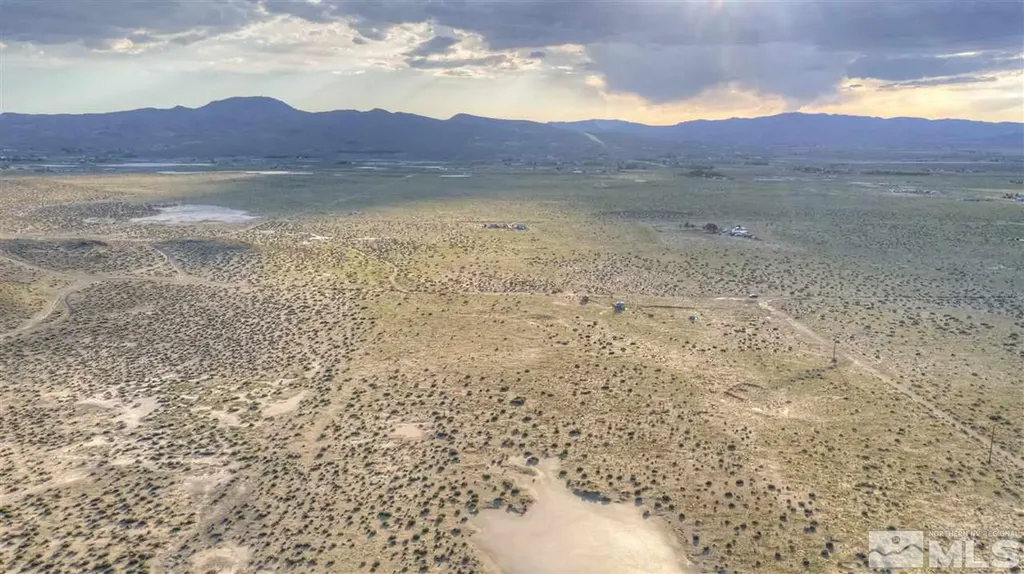 2665 Hope Silver Springs NV 89429