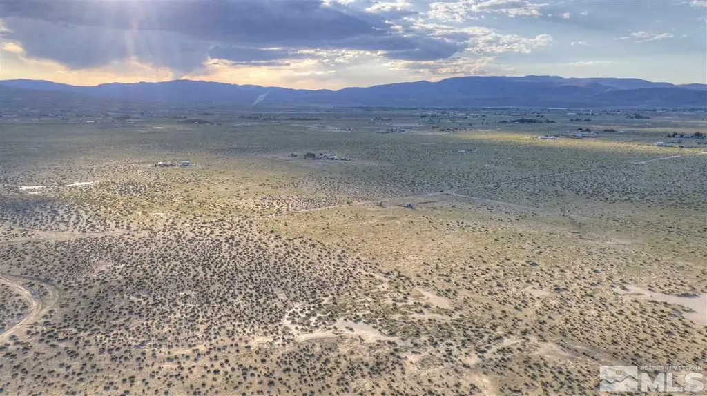2665 Hope Silver Springs NV 89429