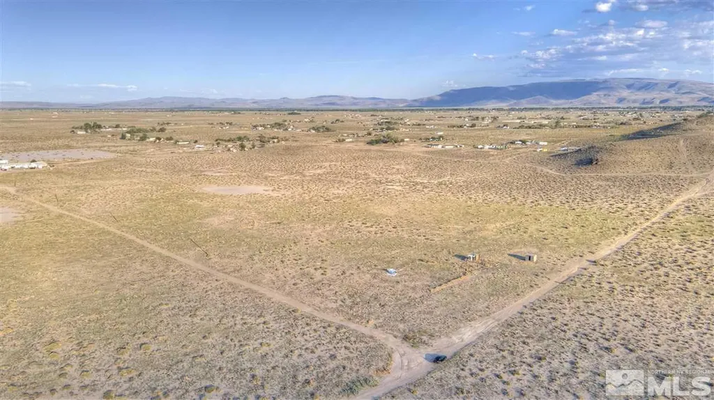 2665 Hope Silver Springs NV 89429