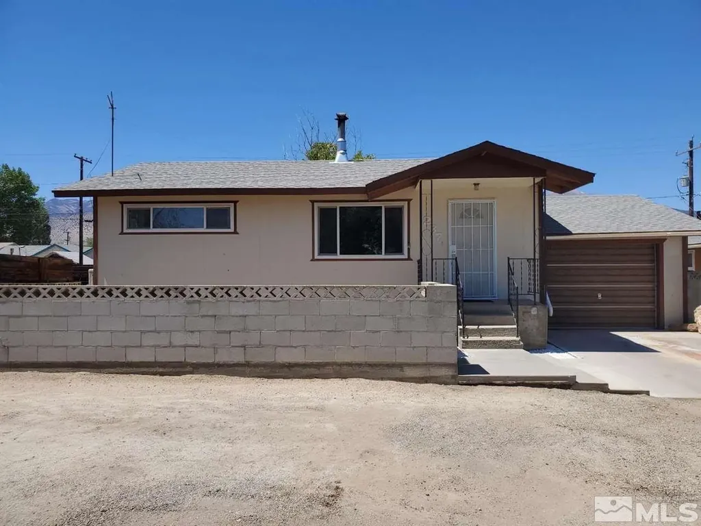 237 & 245 F Hawthorne NV 89415