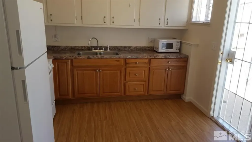 237 & 245 F Hawthorne NV 89415