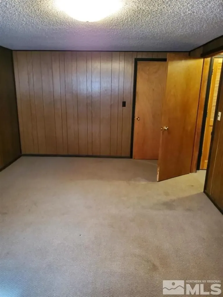 237 & 245 F Hawthorne NV 89415