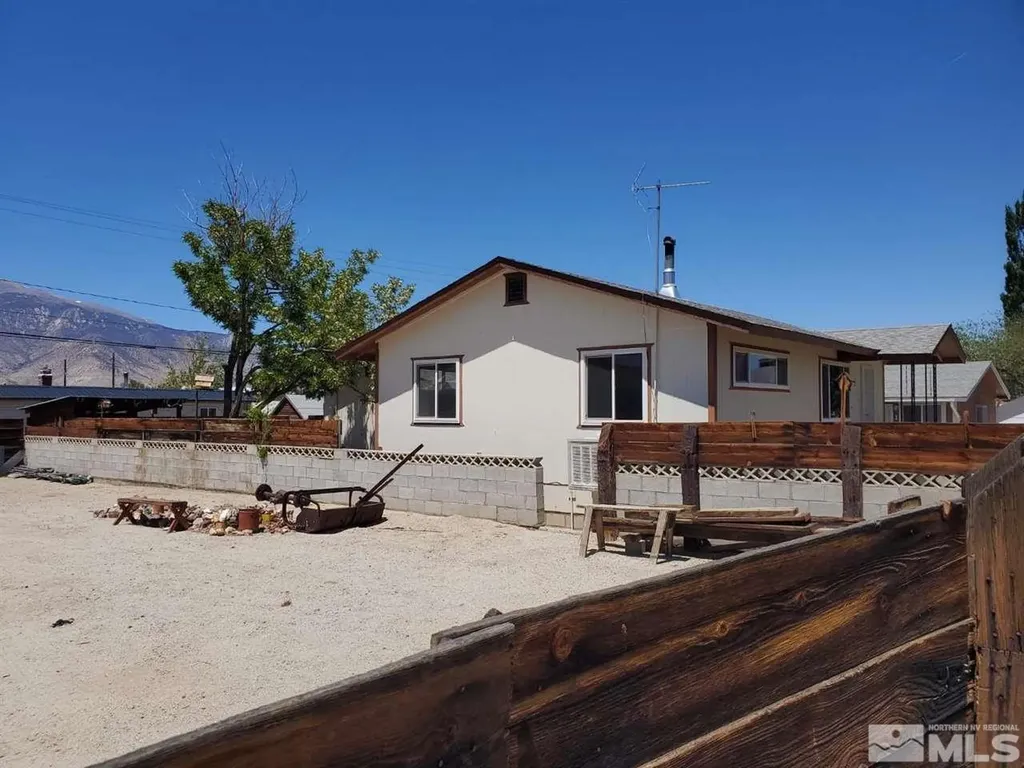 237 & 245 F Hawthorne NV 89415