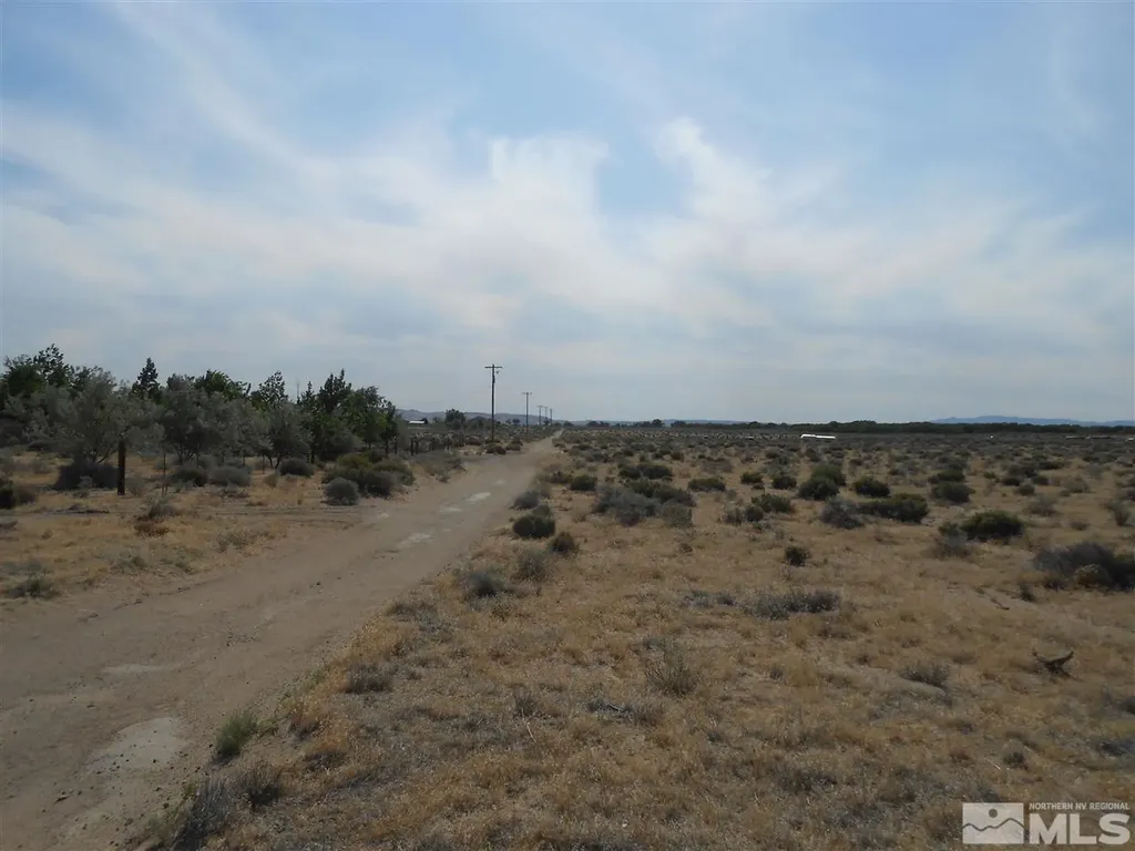 4665 6th Silver Springs NV 89429
