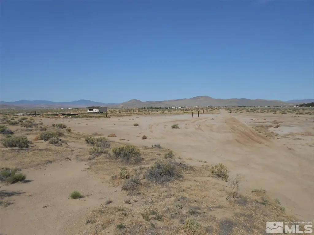 4665 6th Silver Springs NV 89429