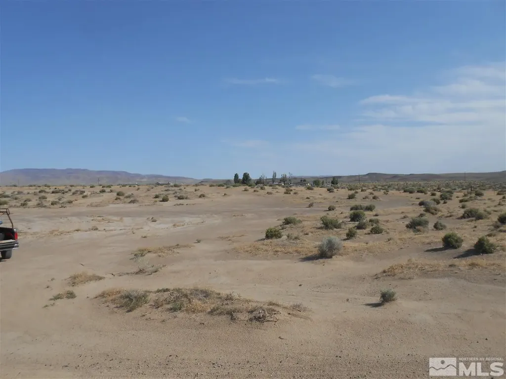4665 6th Silver Springs NV 89429