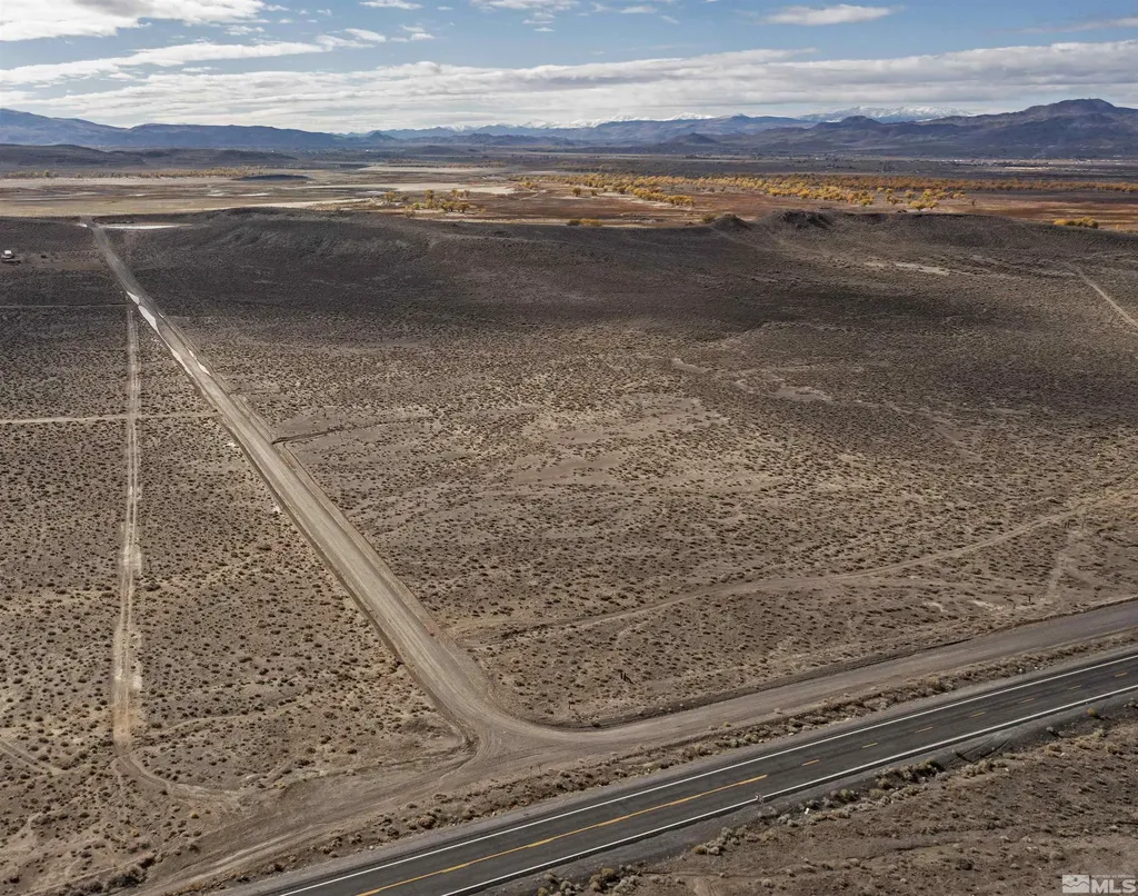 4025 Lincoln Silver Springs NV 89429