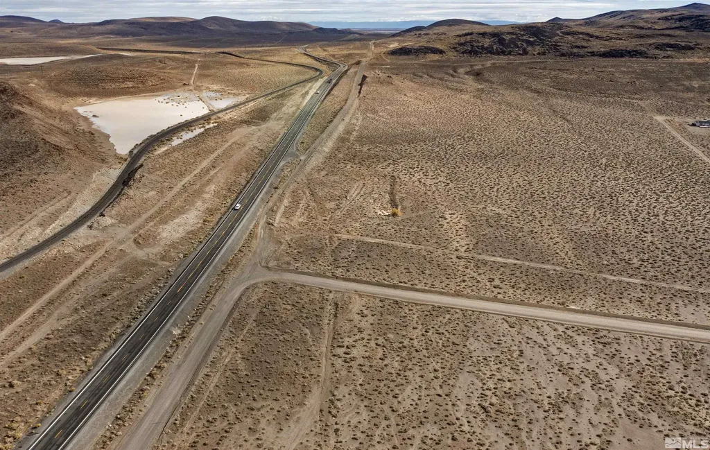 4025 Lincoln Silver Springs NV 89429
