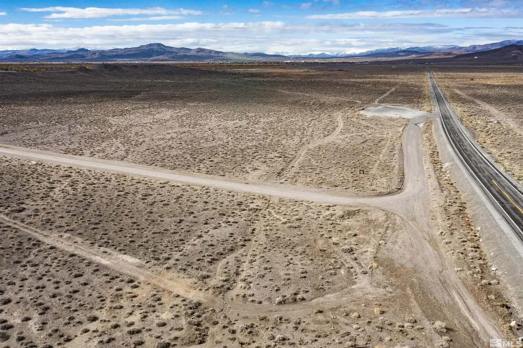4025 Lincoln Silver Springs NV 89429