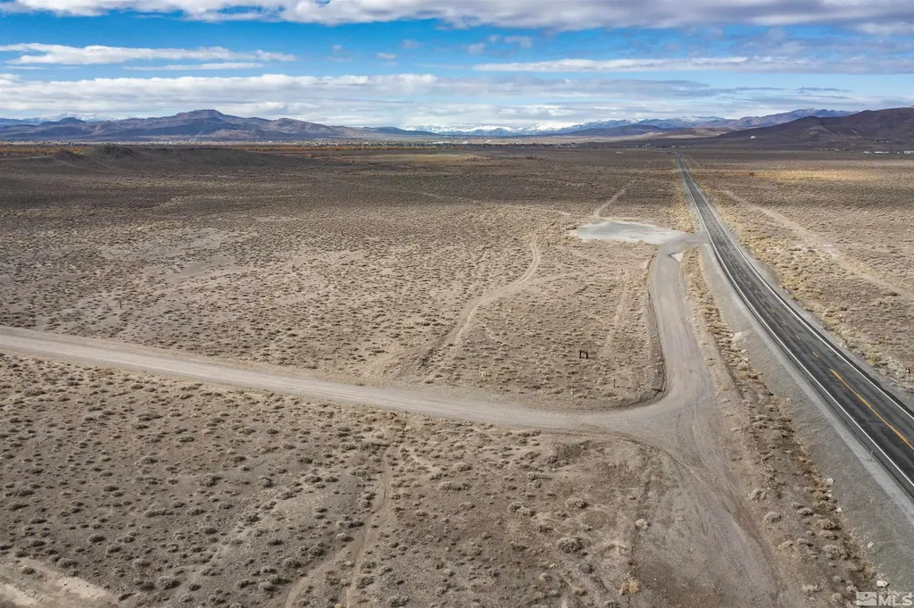 4025 Lincoln Silver Springs NV 89429