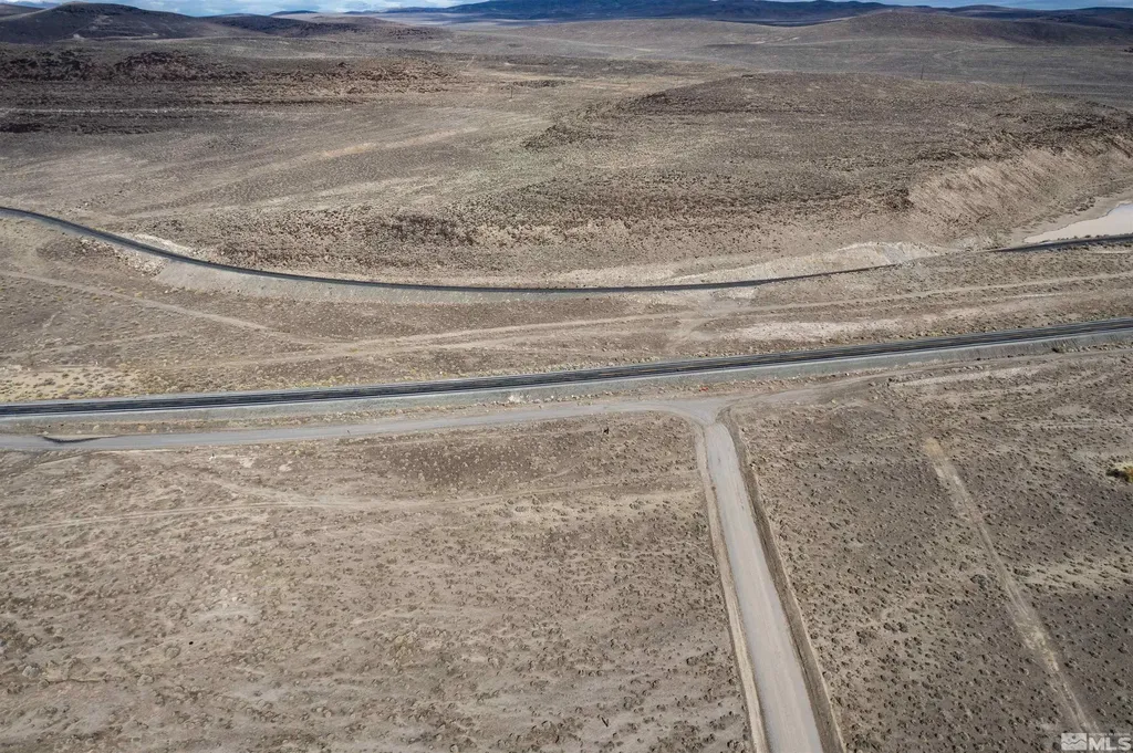 4025 Lincoln Silver Springs NV 89429