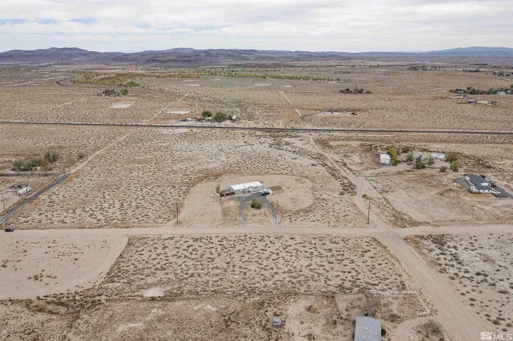 1655 Banner Silver Springs NV 89429