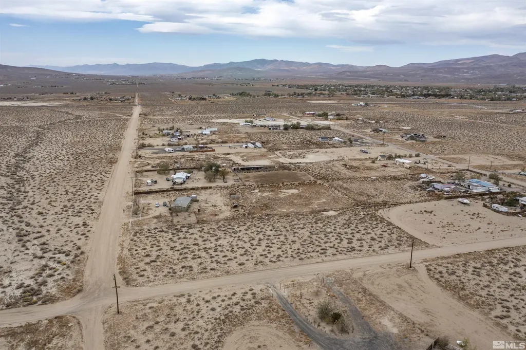 1655 Banner Silver Springs NV 89429