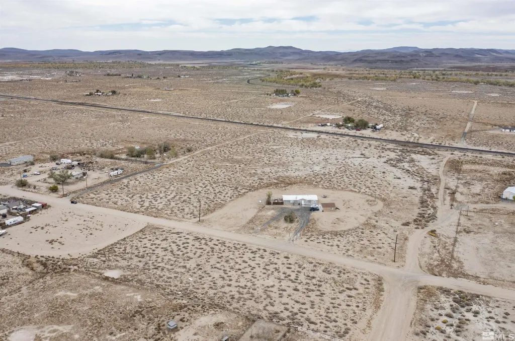 1655 Banner Silver Springs NV 89429