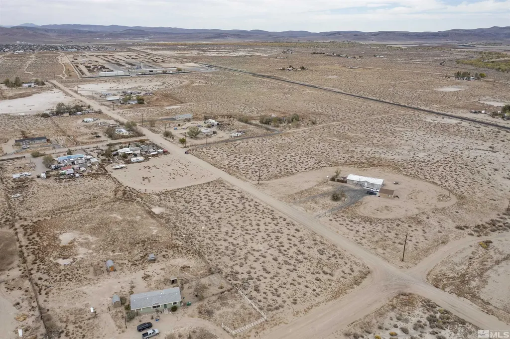 1655 Banner Silver Springs NV 89429