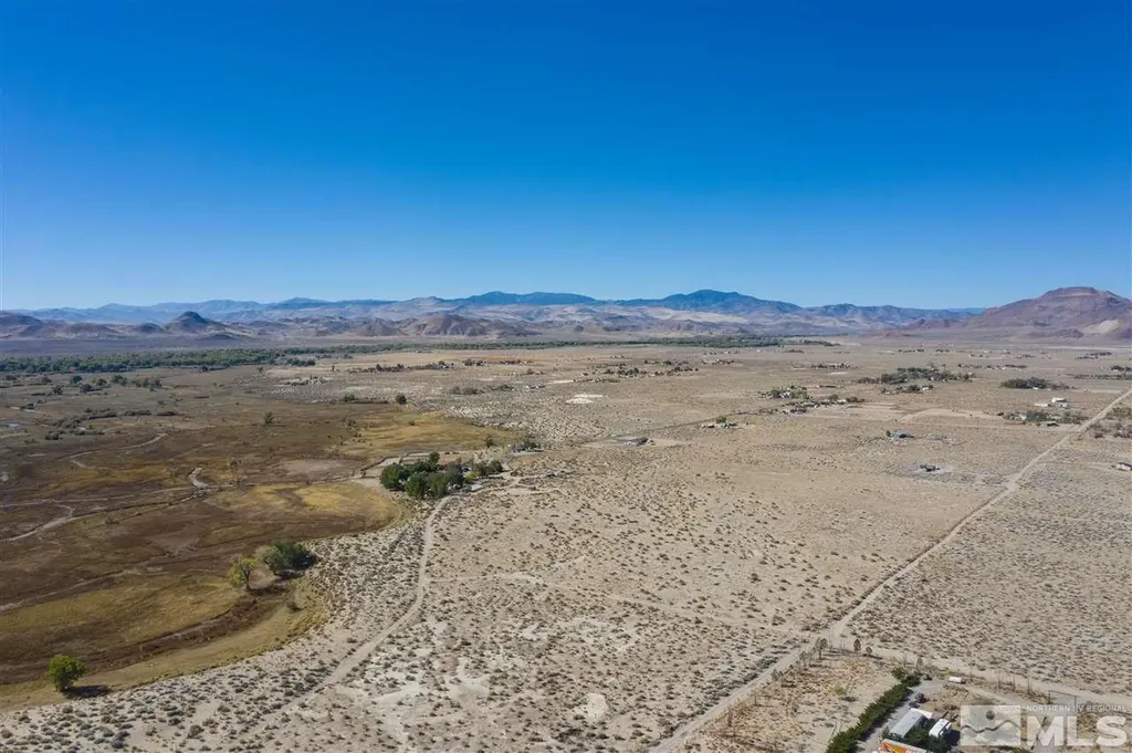 8940 Cougar Silver Springs NV 89429