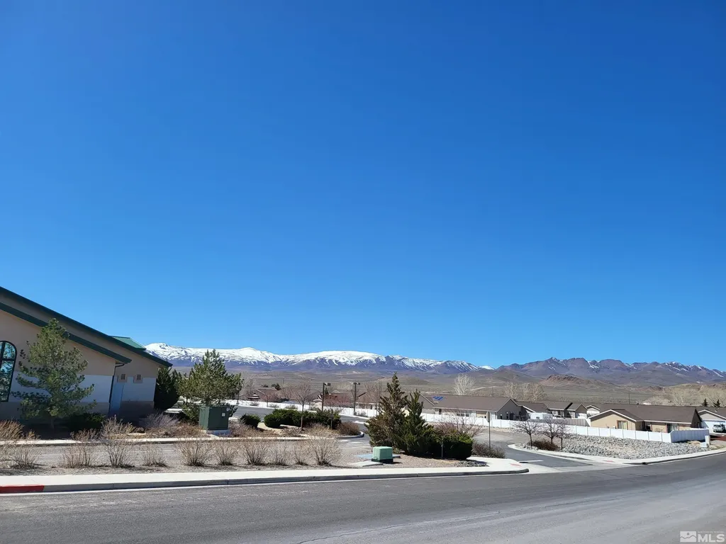 610 Desert Shadows Fernley NV 89408
