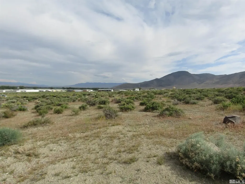 23 Shelter Hills Yerington NV 89447