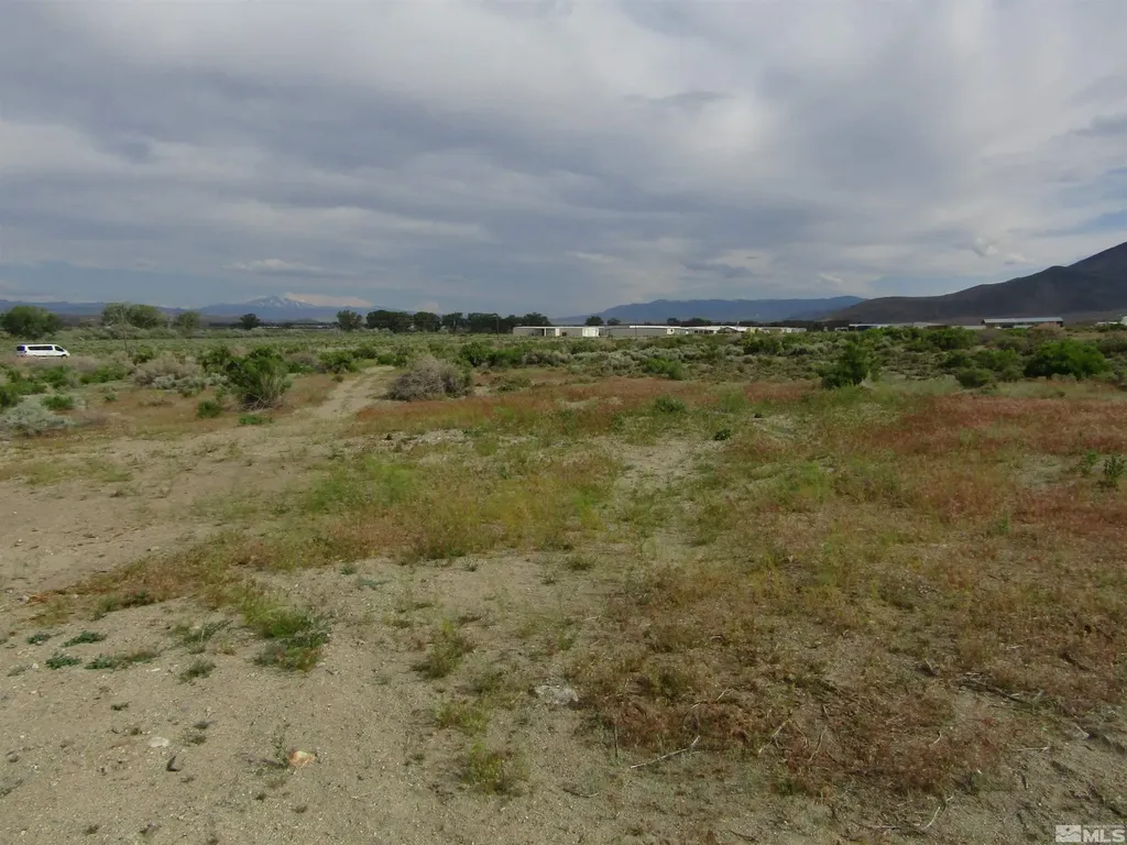 23 Shelter Hills Yerington NV 89447